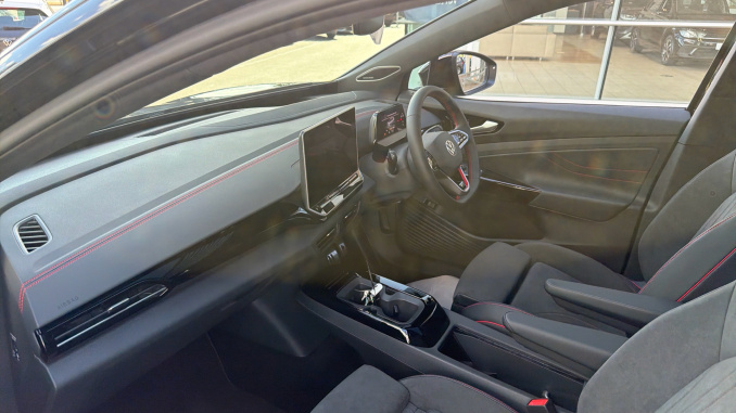 Volkswagen ID.4 250kW 4MOTION GTX Edition 79kWh 5dr Auto Electric Estate - Image 2